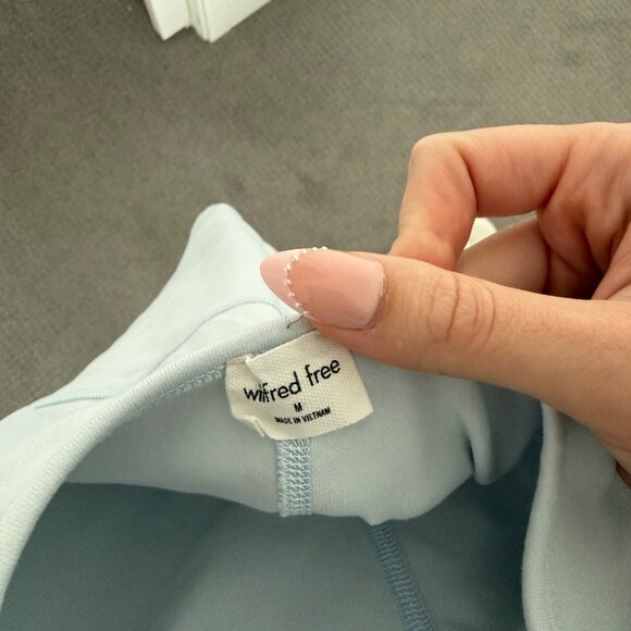 Aritizia Wilfred free divinity 5” romper light blue - Picture 4 of 4